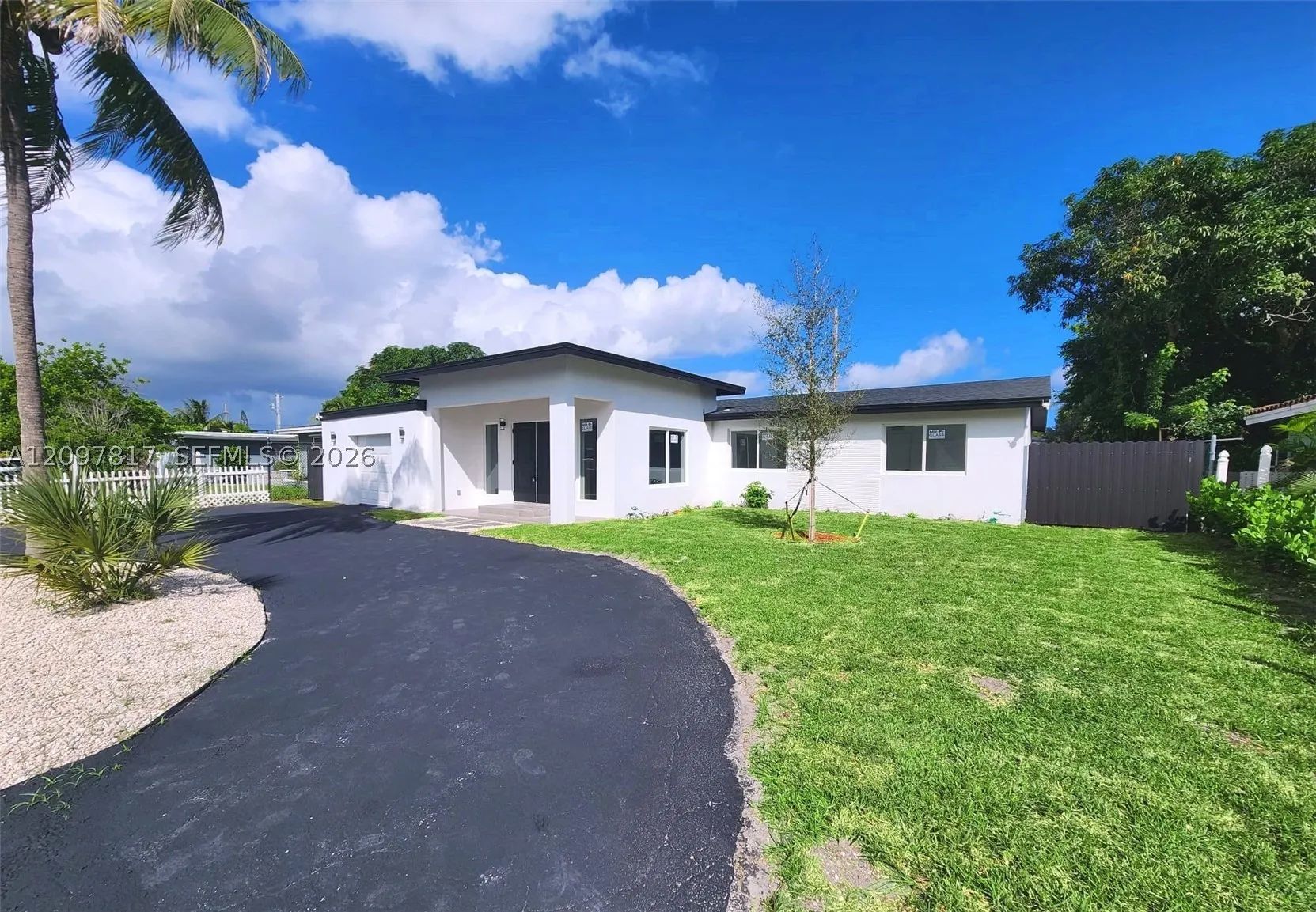 620 SW 38th Ter