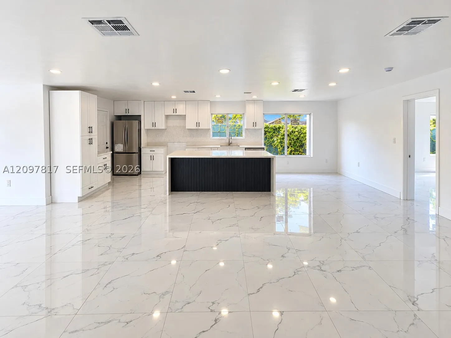 620 SW 38th Ter