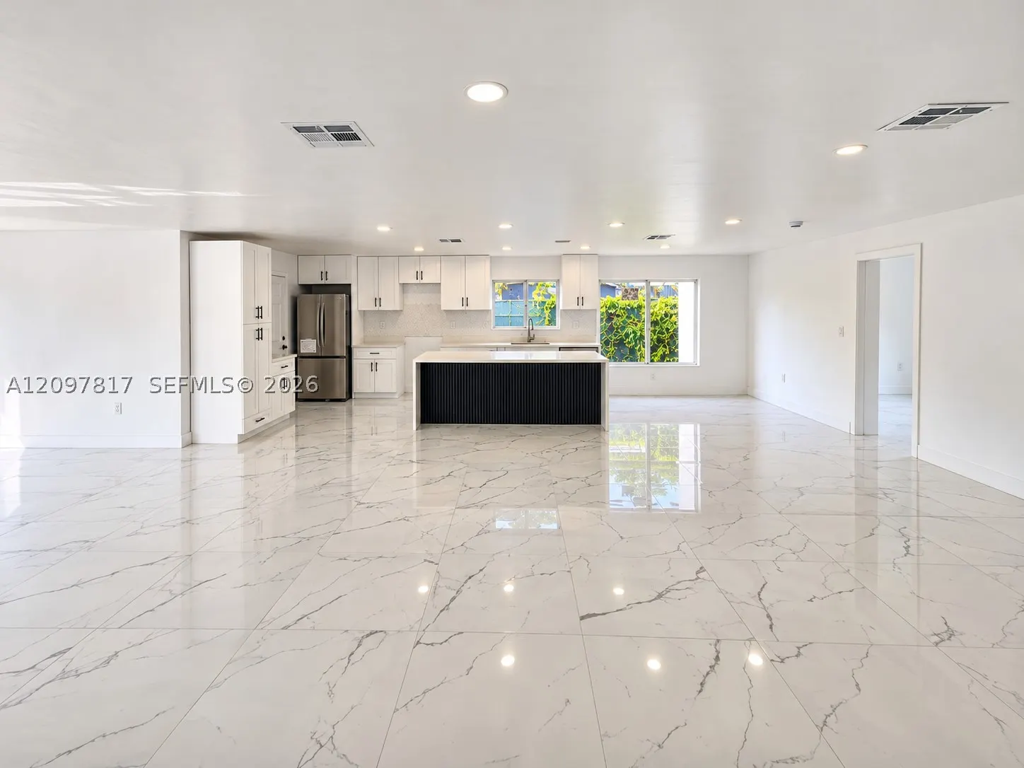 620 SW 38th Ter