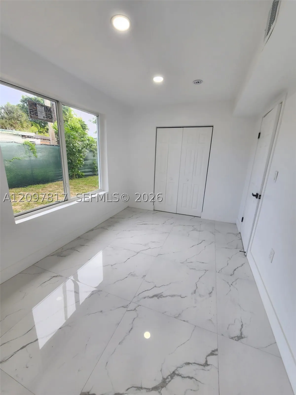 620 SW 38th Ter
