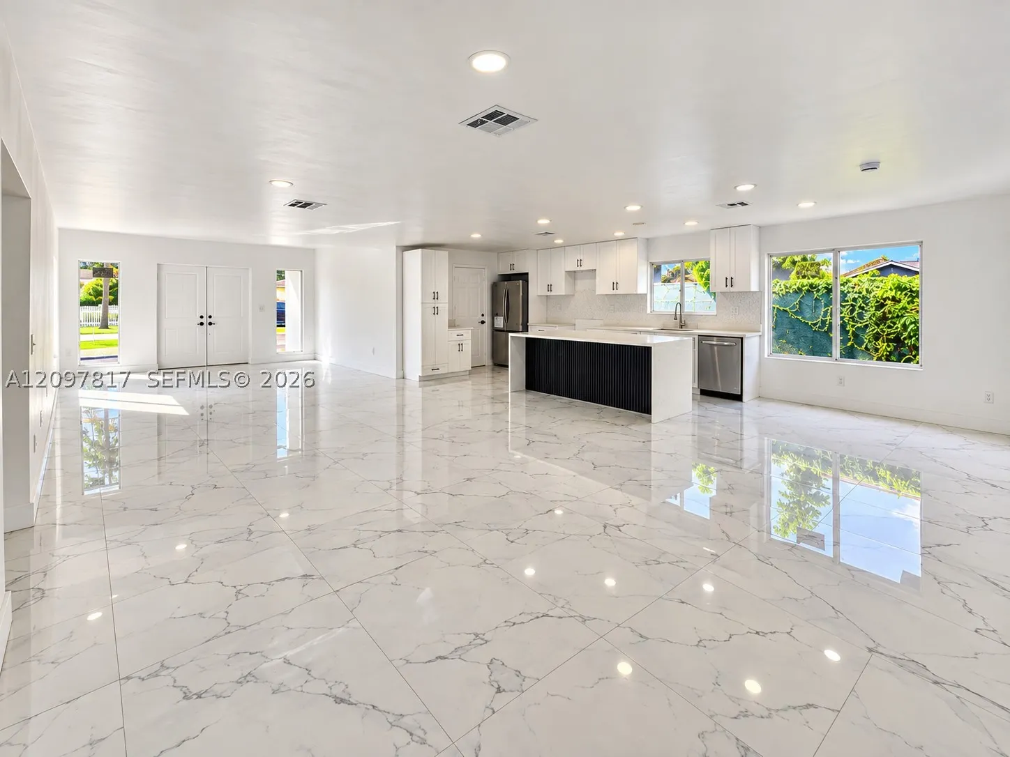 620 SW 38th Ter