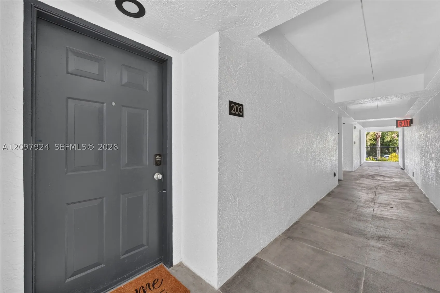 649 E Sheridan St #203