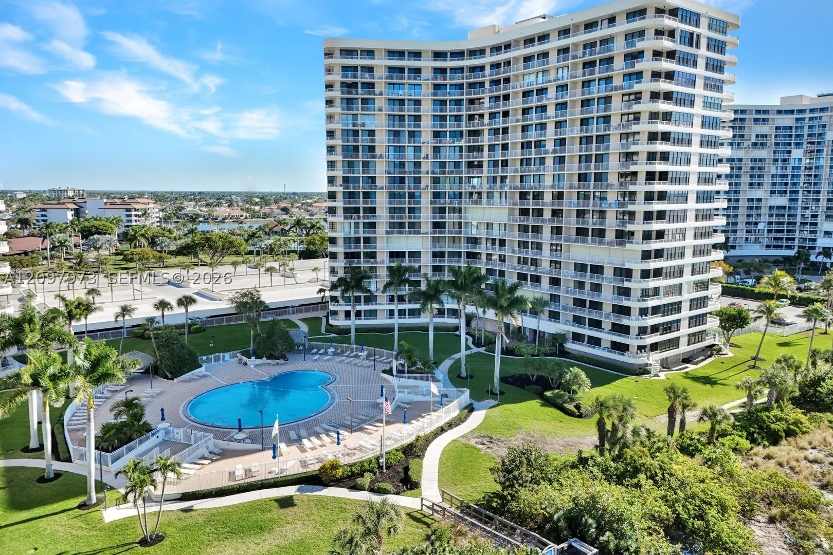 380 SEAVIEW CT #1703