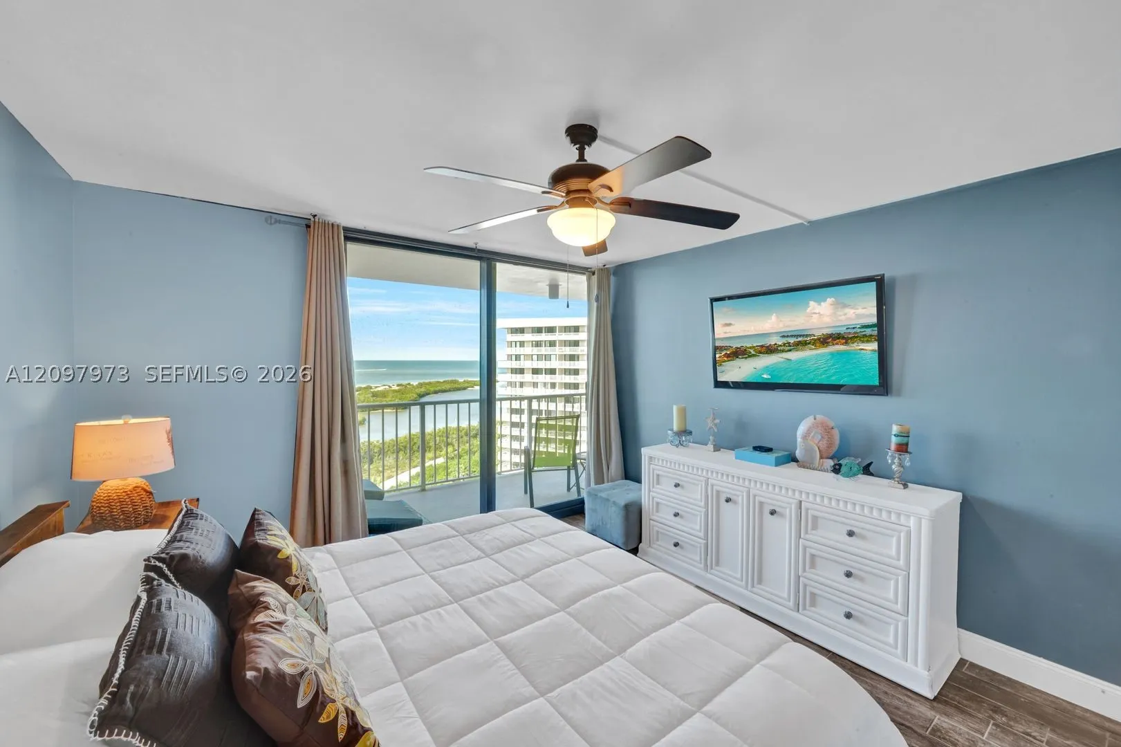 380 SEAVIEW CT #1703