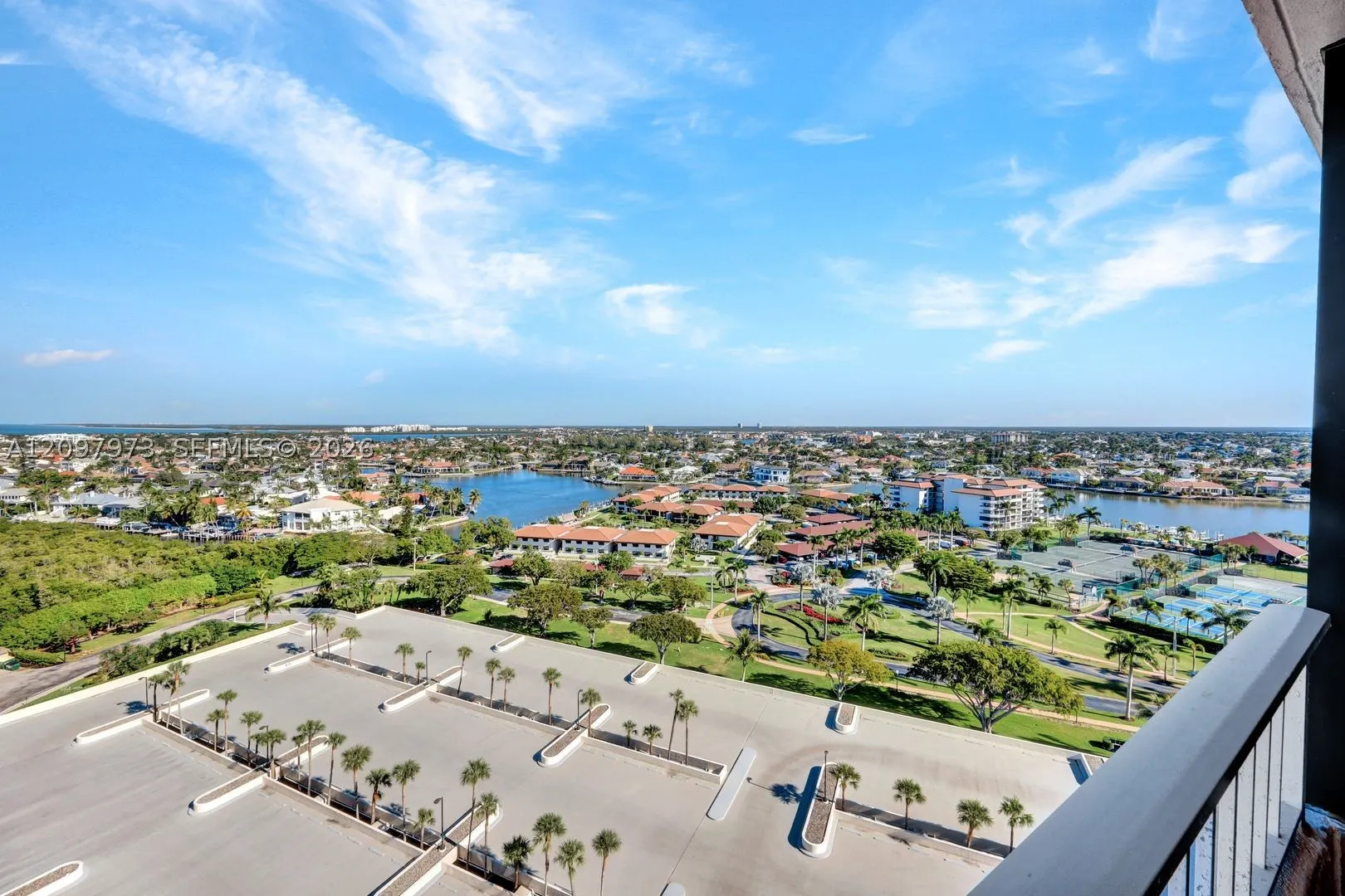 380 SEAVIEW CT #1703