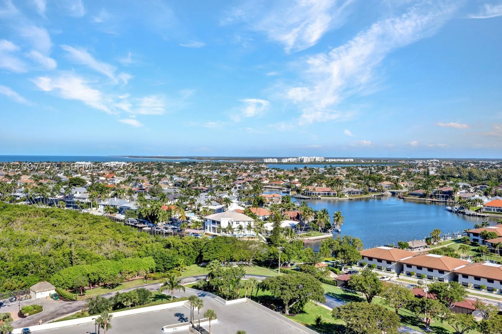 380 SEAVIEW CT #1703