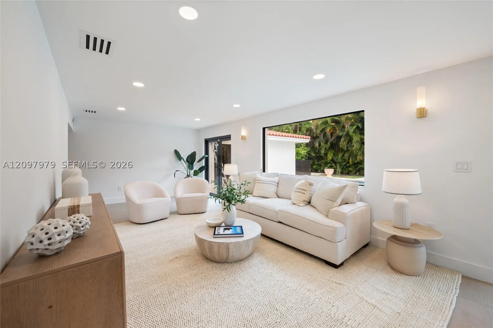 1320 Alhambra Cir