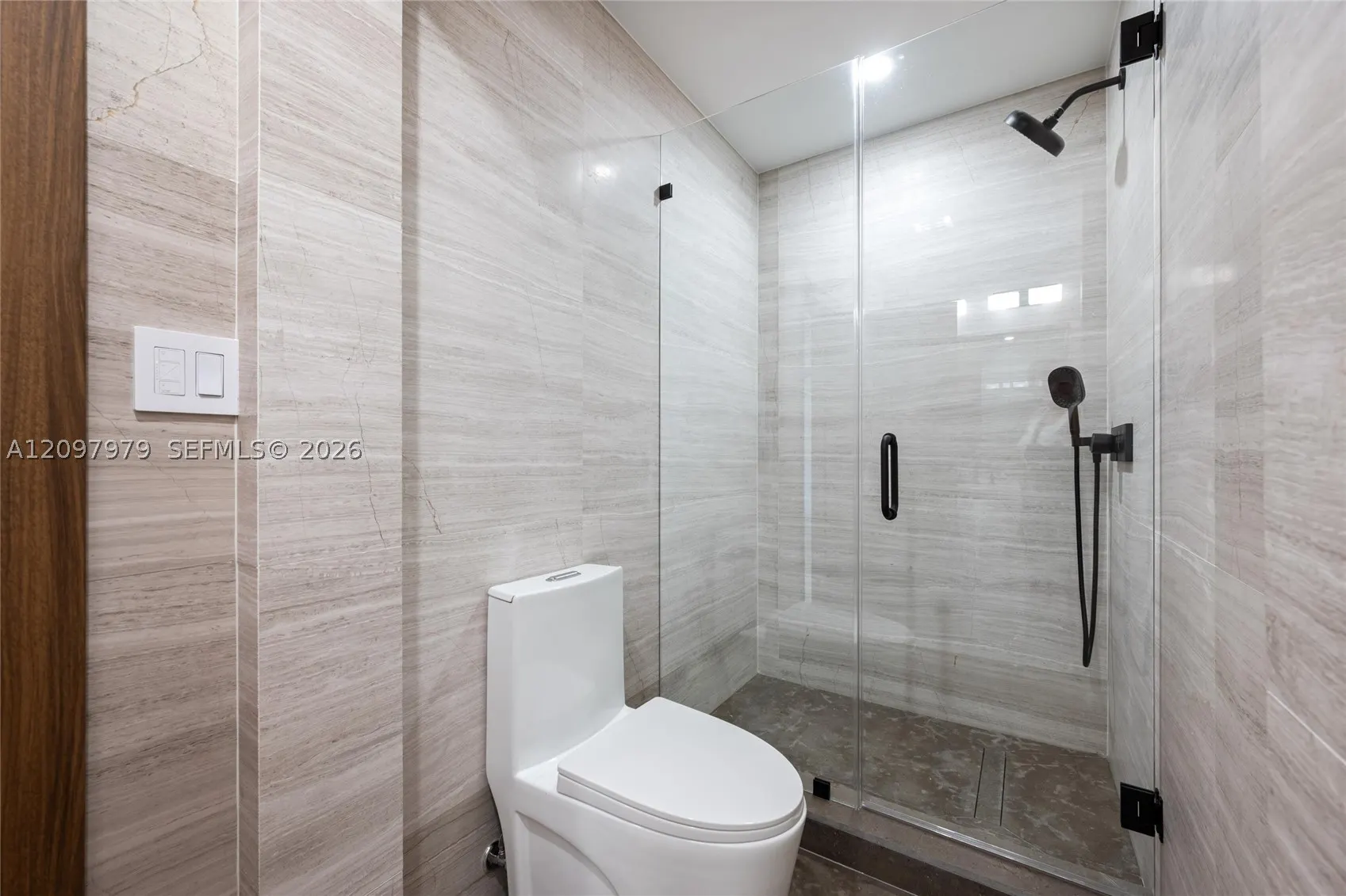 1320 Alhambra Cir