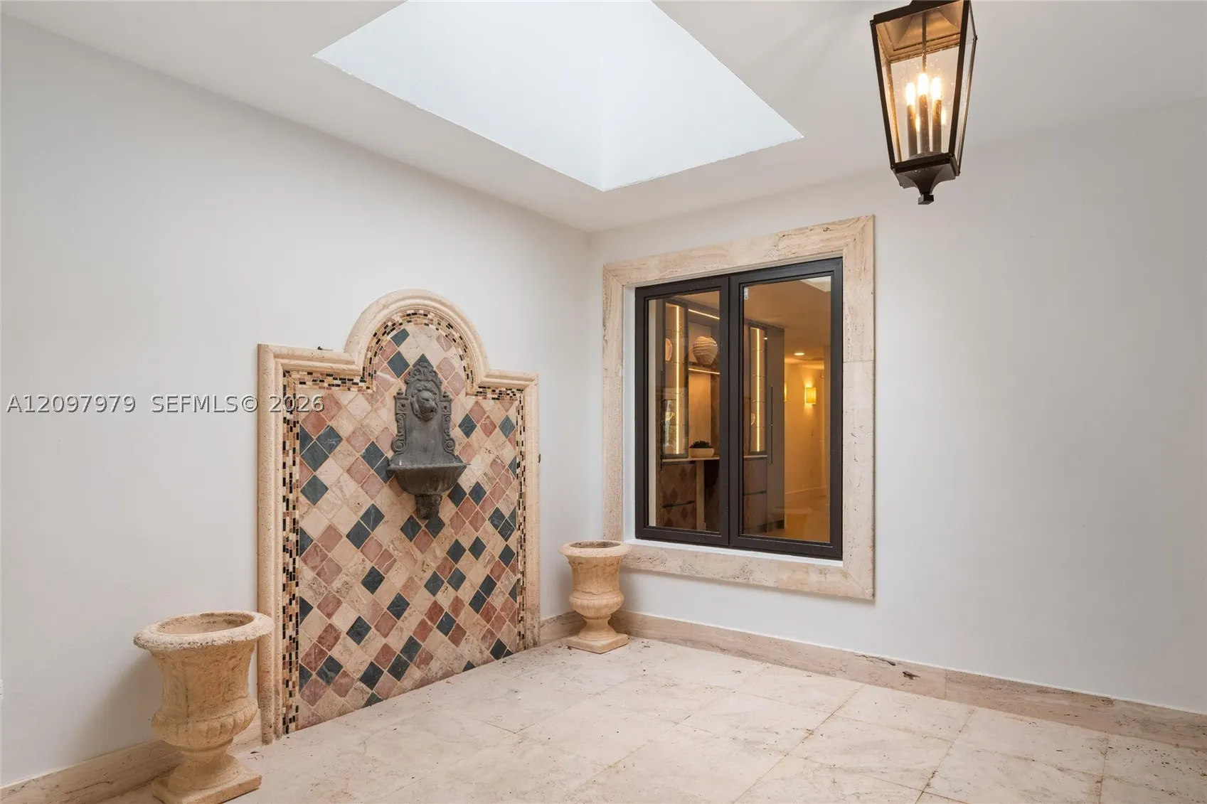 1320 Alhambra Cir