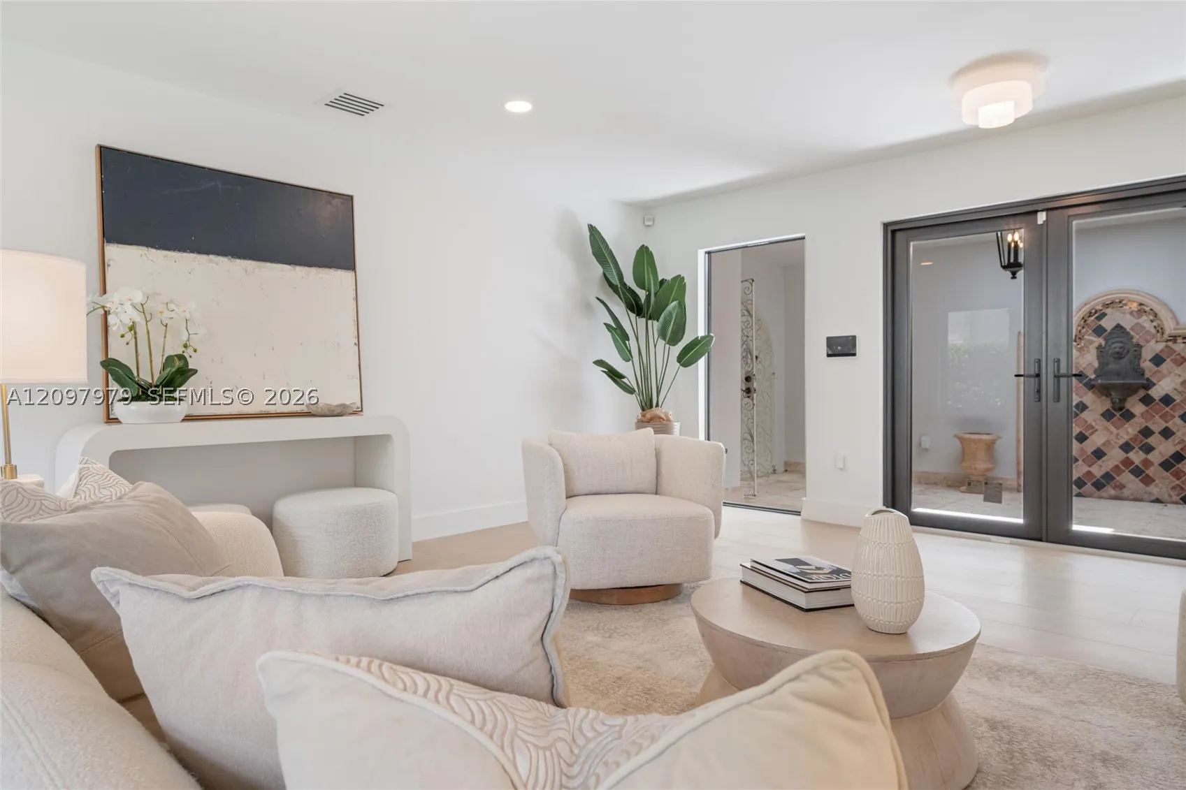 1320 Alhambra Cir