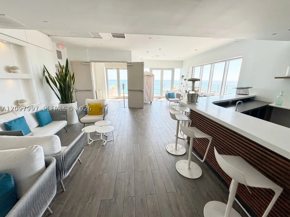 2602 E Hallandale Beach Blvd #R2004