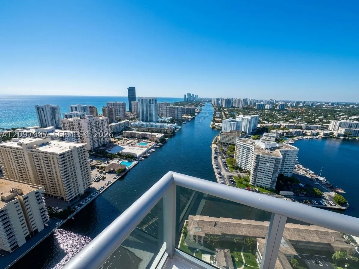2602 E Hallandale Beach Blvd #R2004