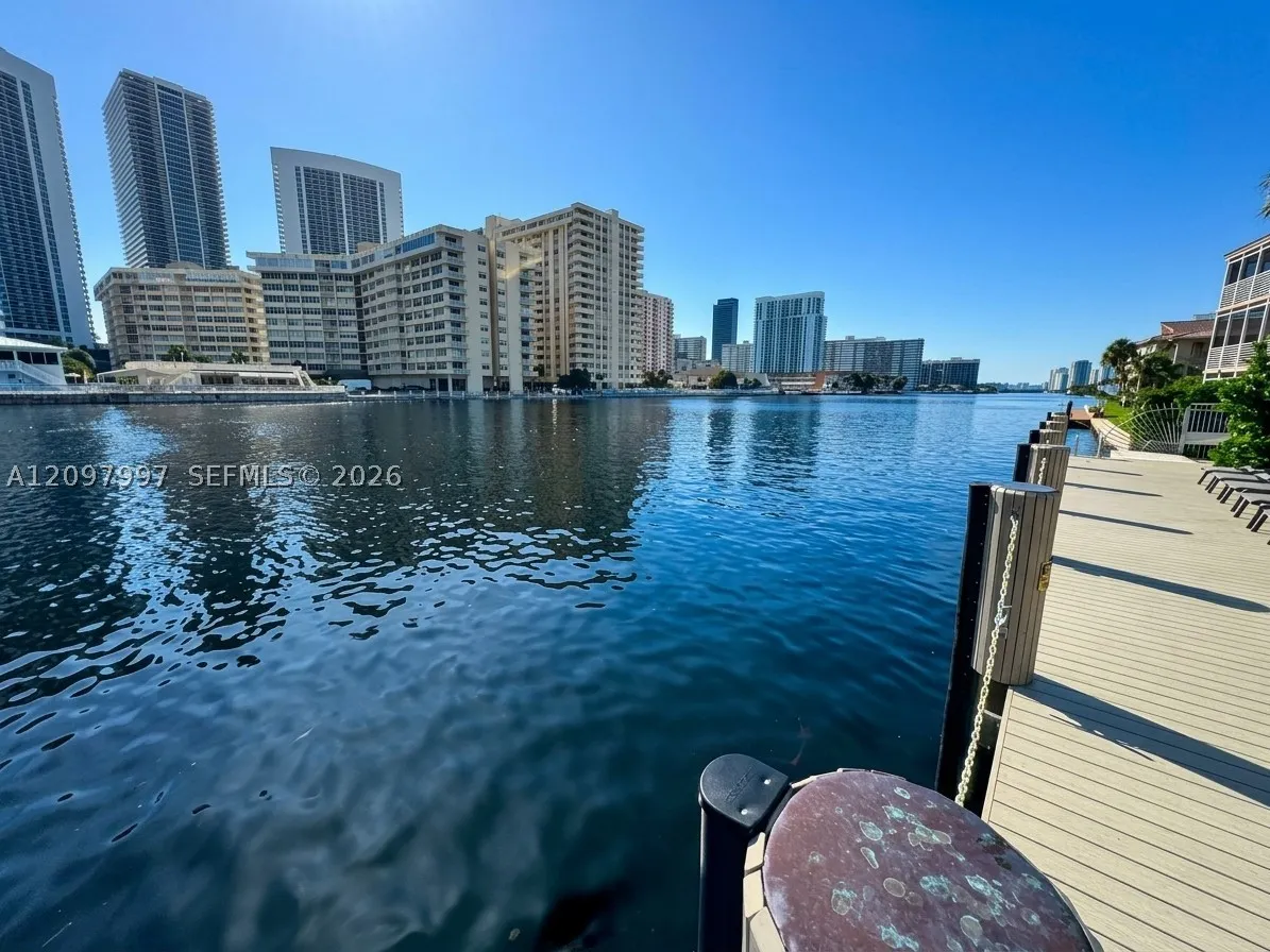 2602 E Hallandale Beach Blvd #R2004