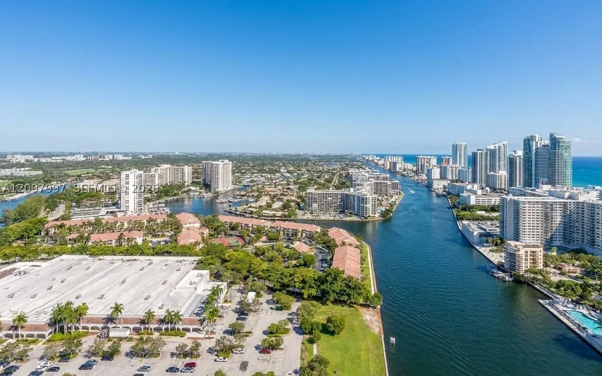 2602 E Hallandale Beach Blvd #R2004