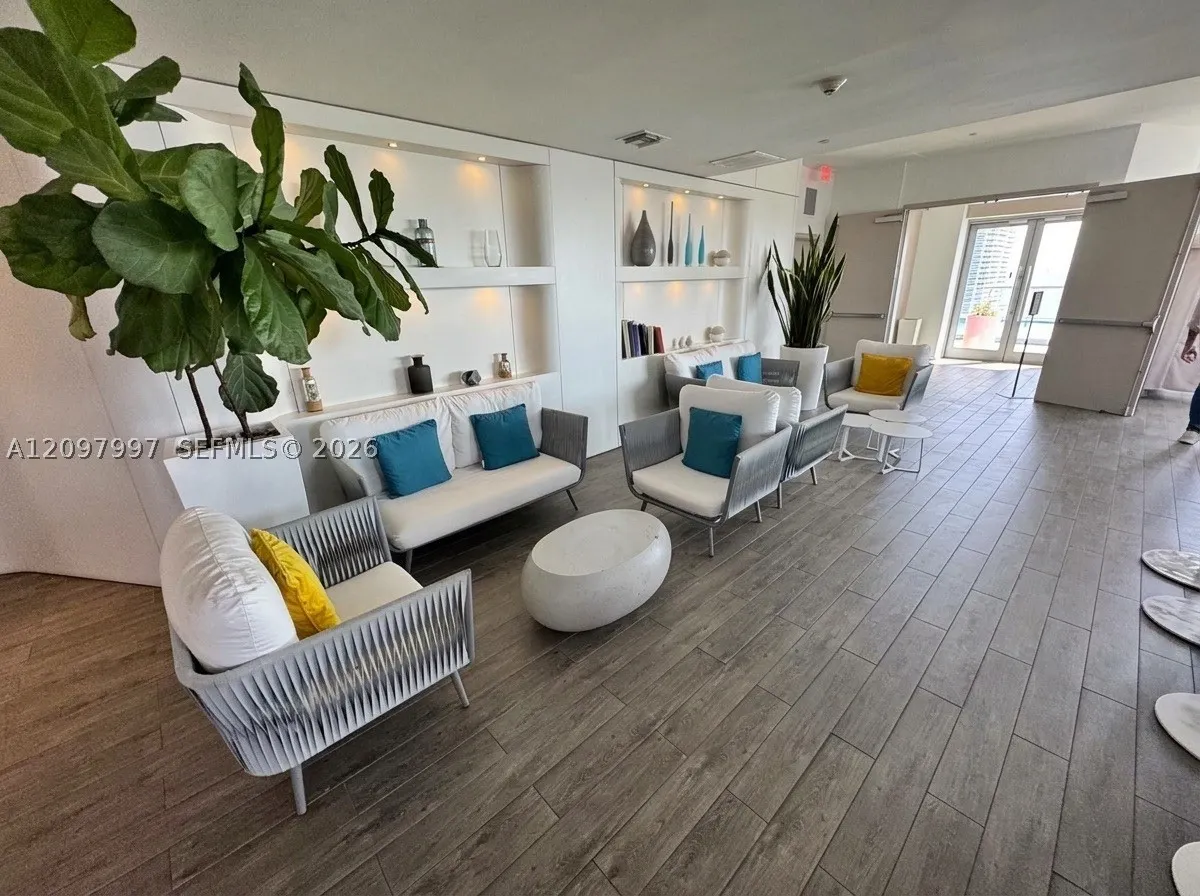 2602 E Hallandale Beach Blvd #R2004
