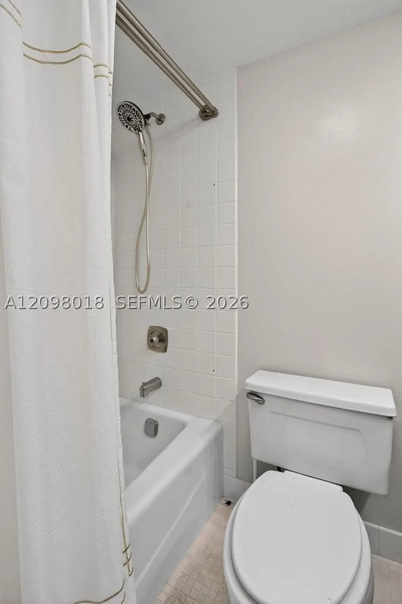 2900 N Course Dr #905