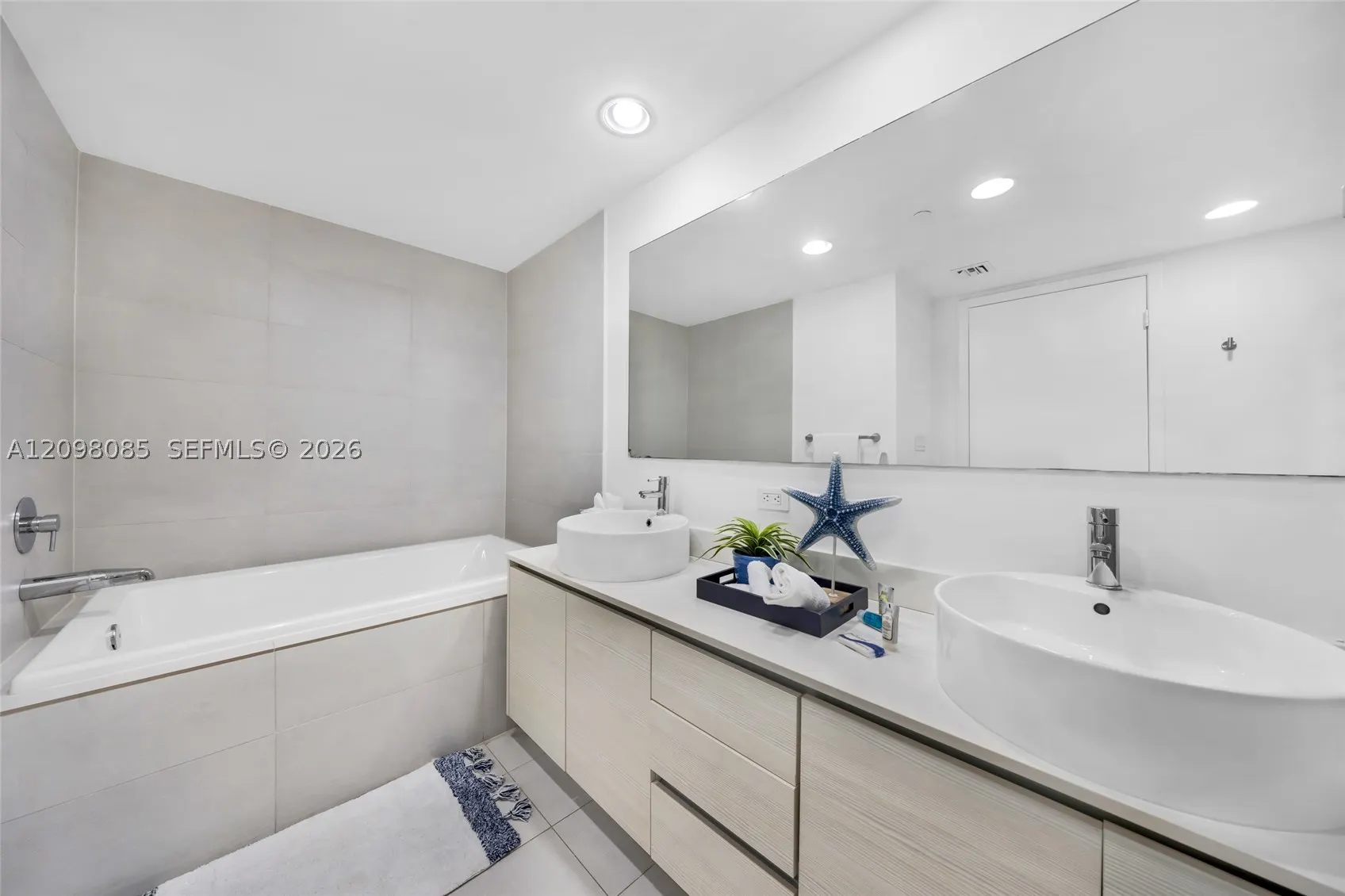 2600 E Hallandale Beach Blvd #T1102