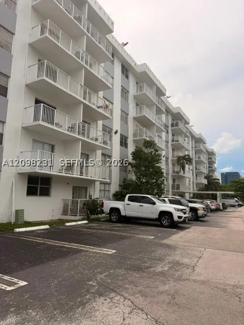 16465 NE 22nd Ave #412
