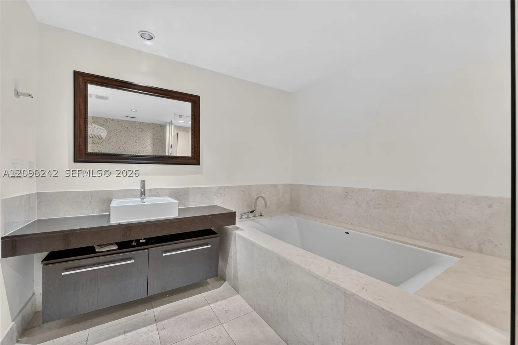 17121 Collins Ave #803