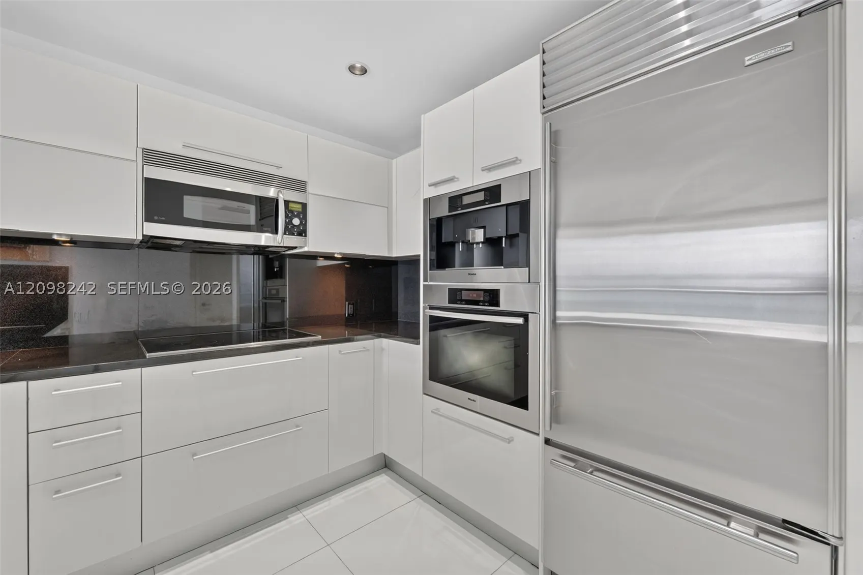 17121 Collins Ave #803