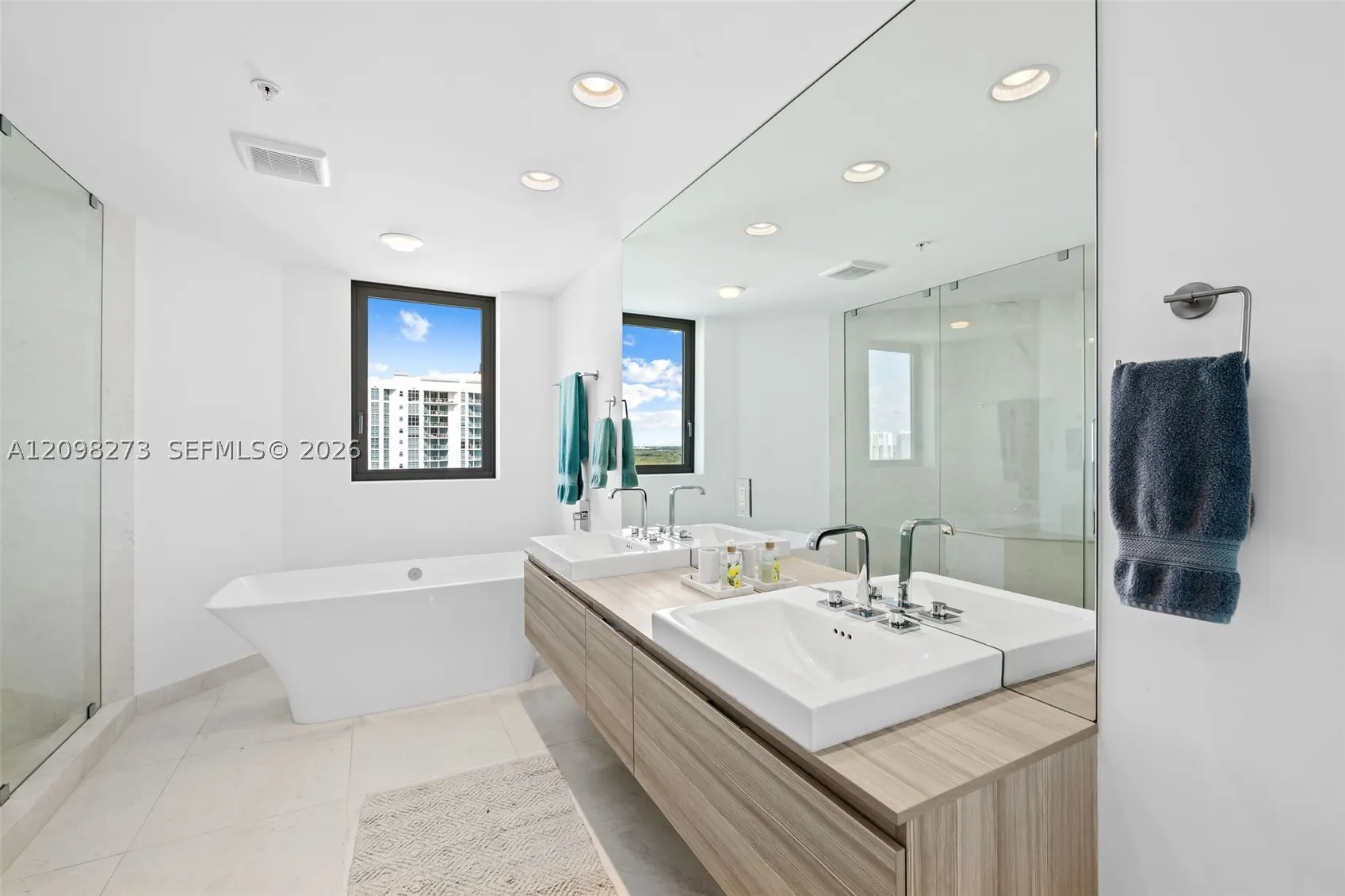 17111 Biscayne Blvd #2103