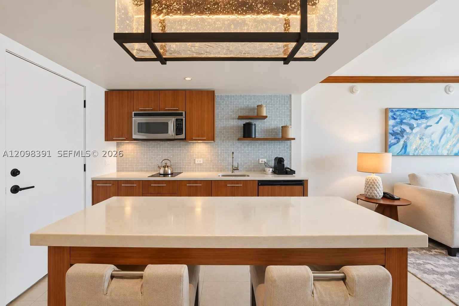 6801 Collins Ave #811