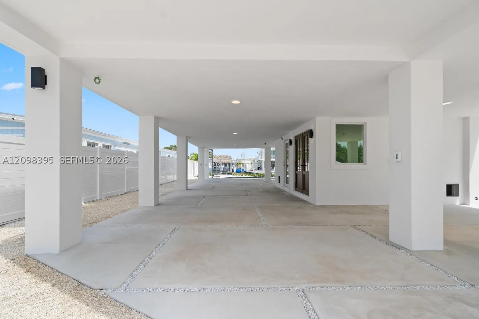 108 Ellington Ct