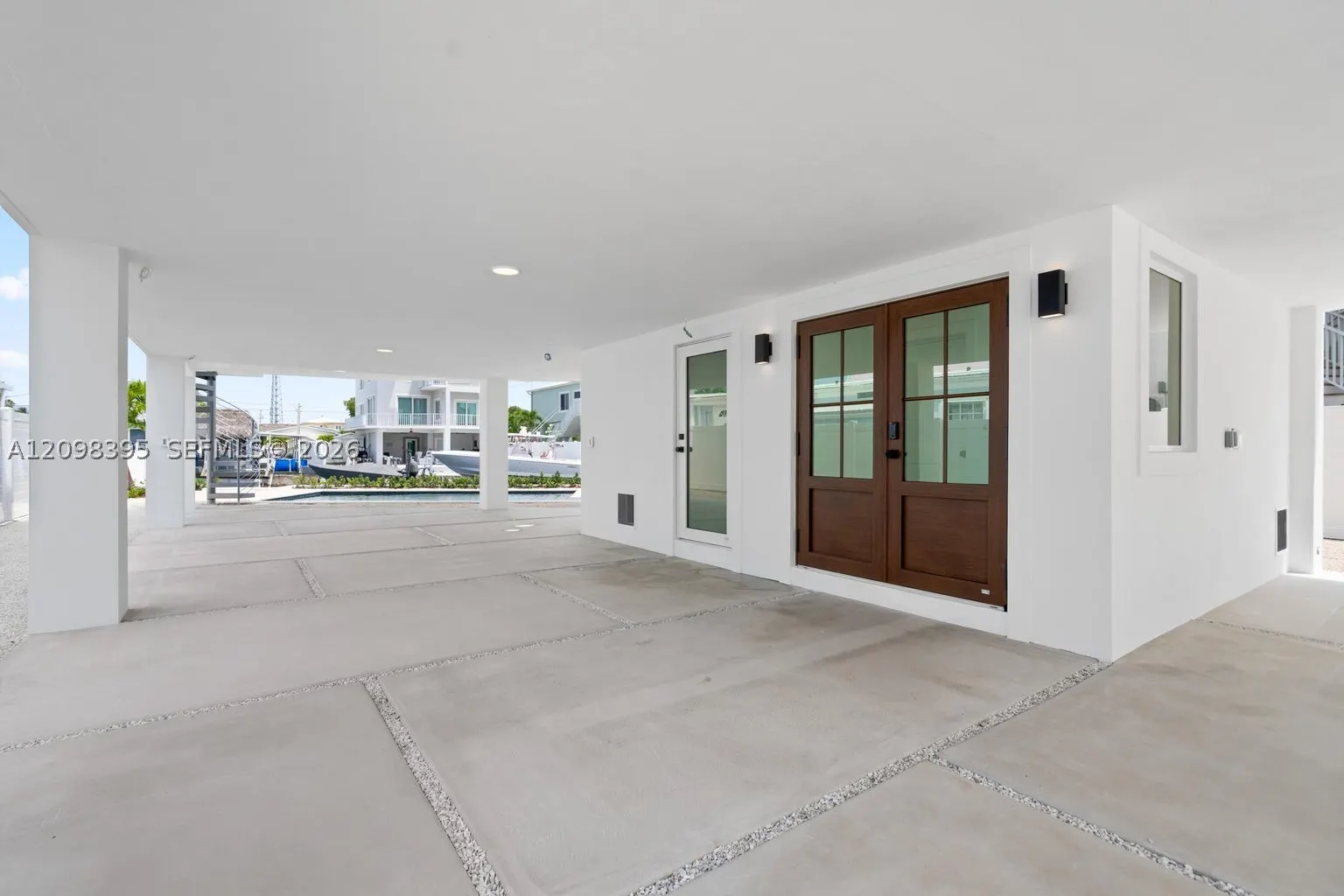 108 Ellington Ct