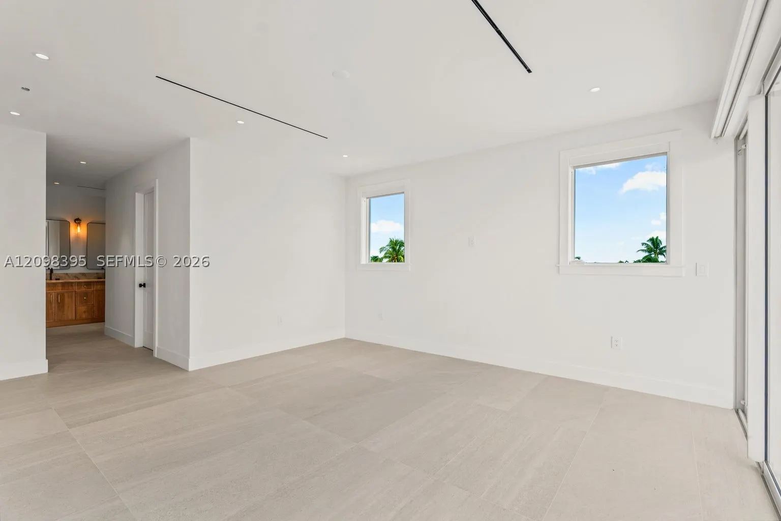 108 Ellington Ct