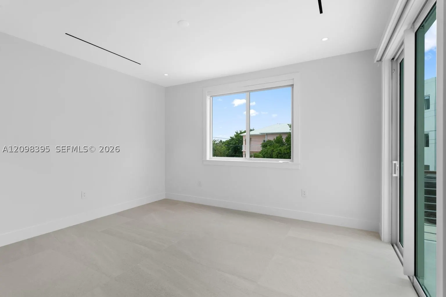 108 Ellington Ct