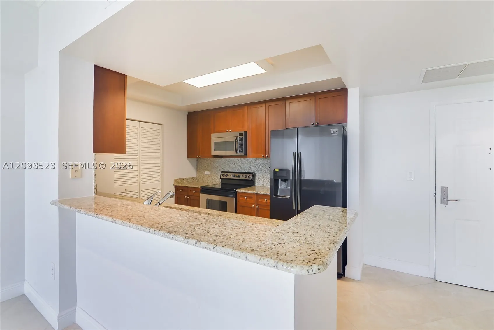 19501 W Country Club Dr #PH-02