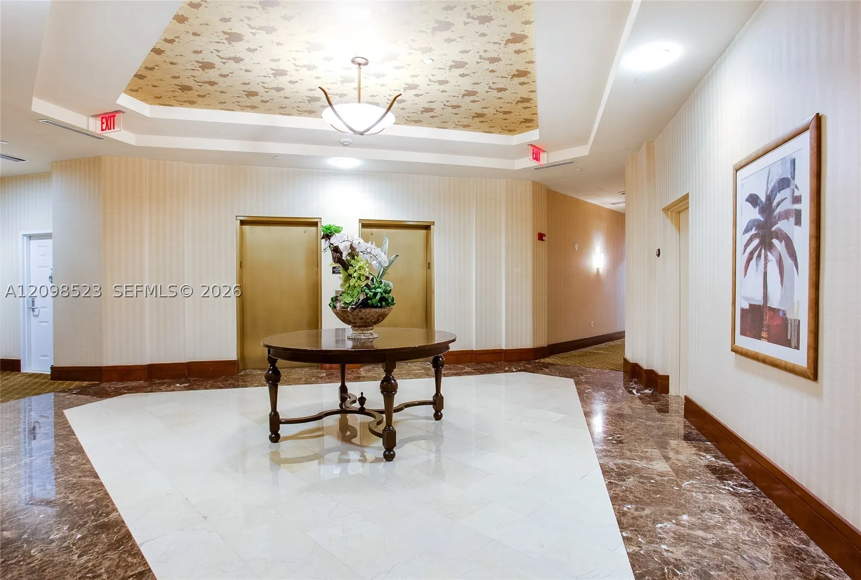 19501 W Country Club Dr #PH-02