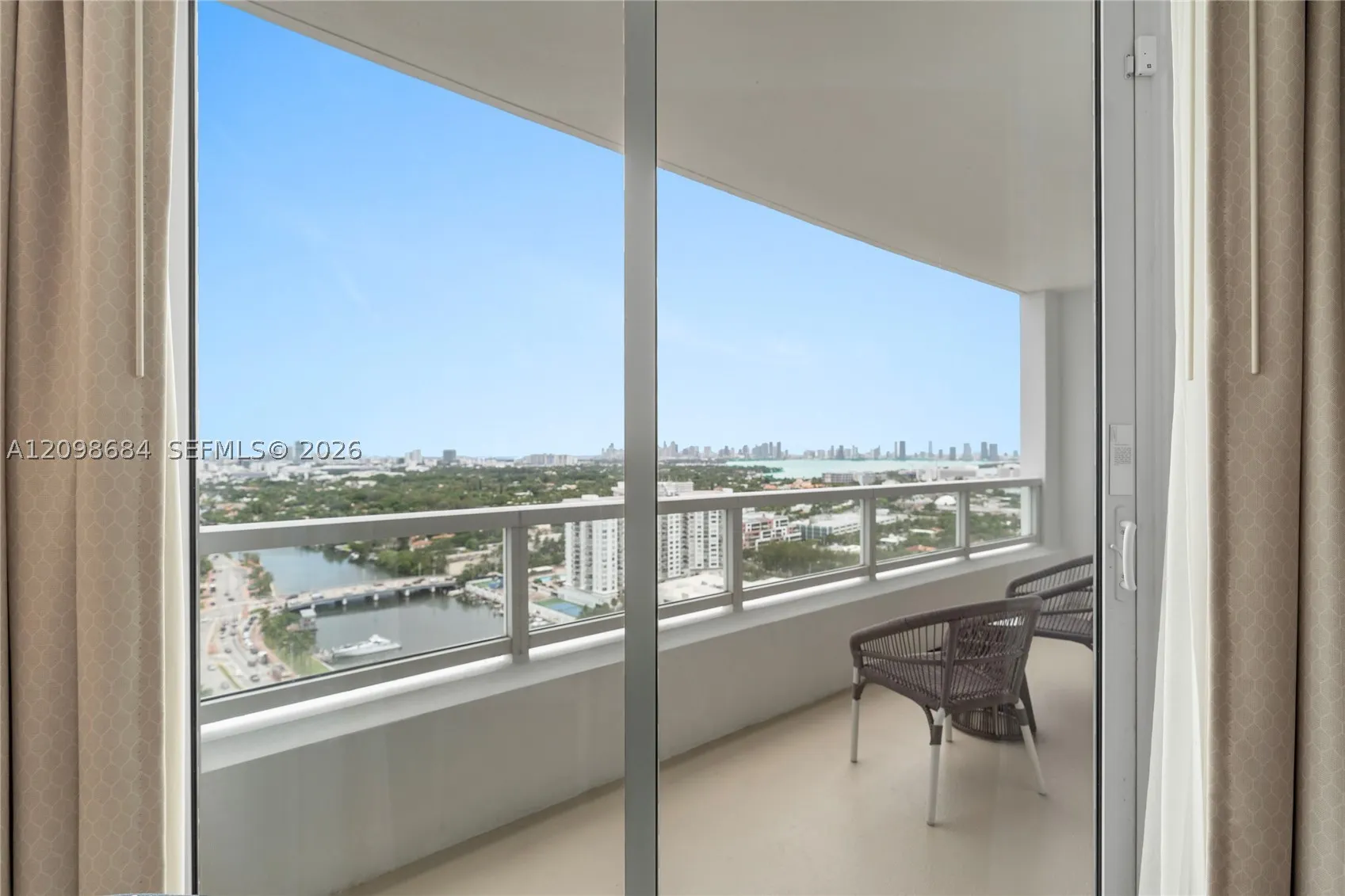 4401 Collins Ave #2612