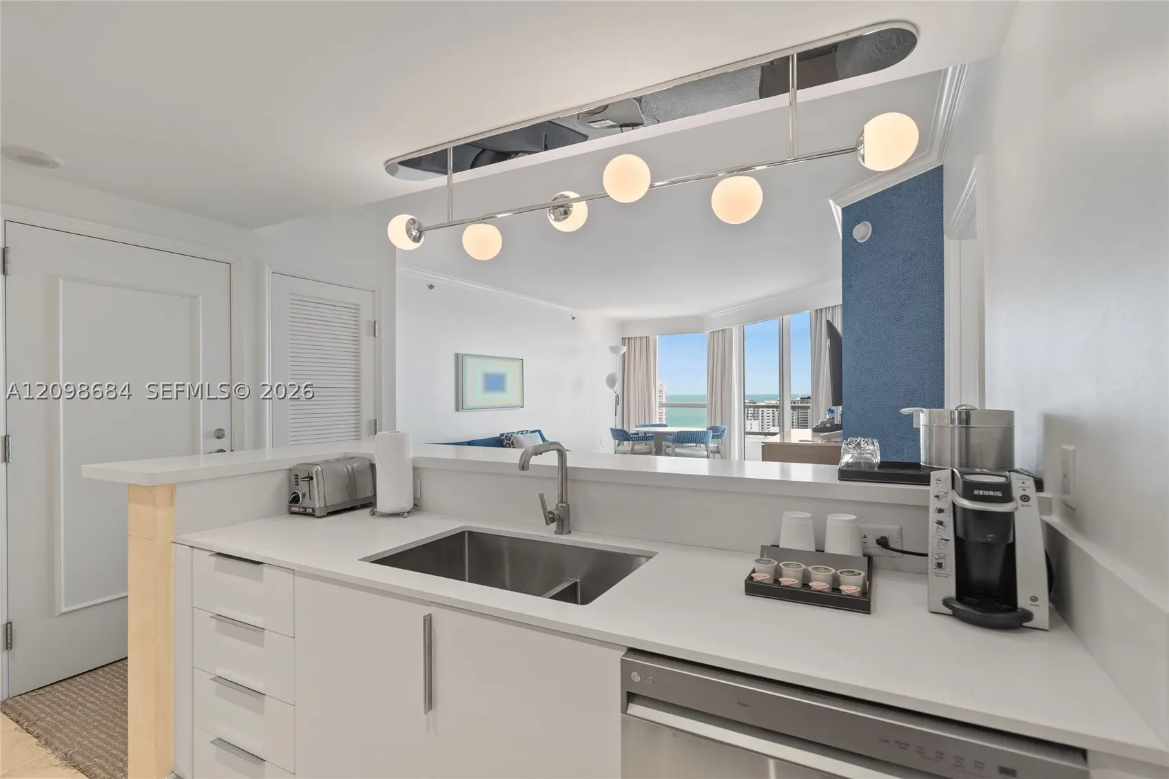 4401 Collins Ave #2612