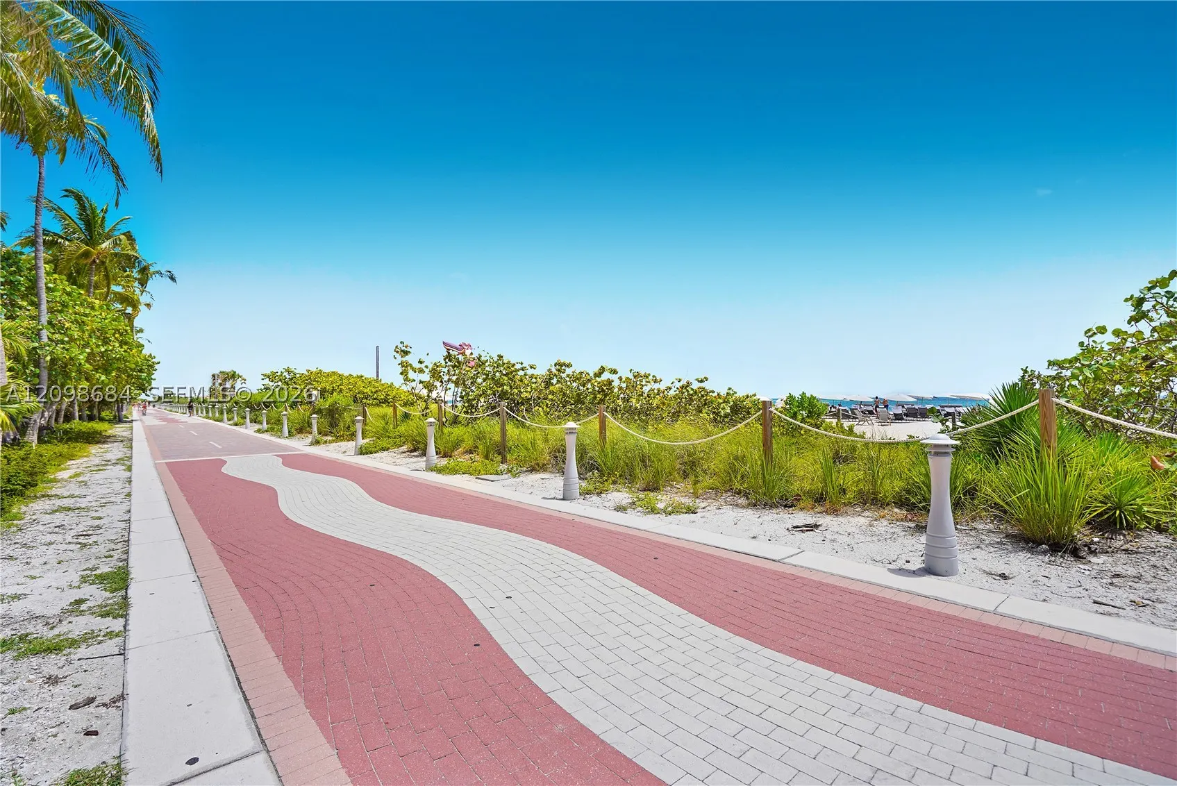 4401 Collins Ave #2612