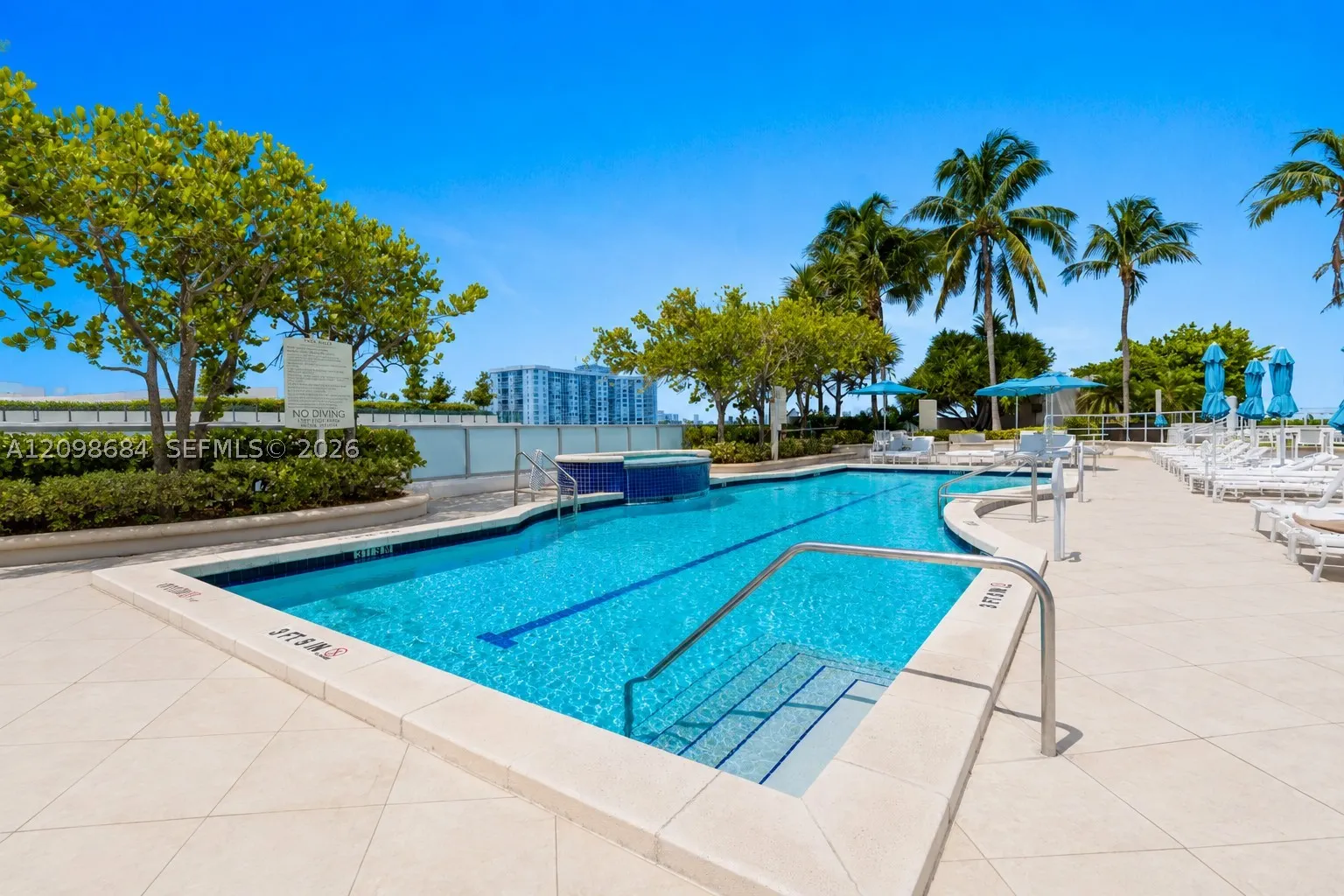 4401 Collins Ave #2612