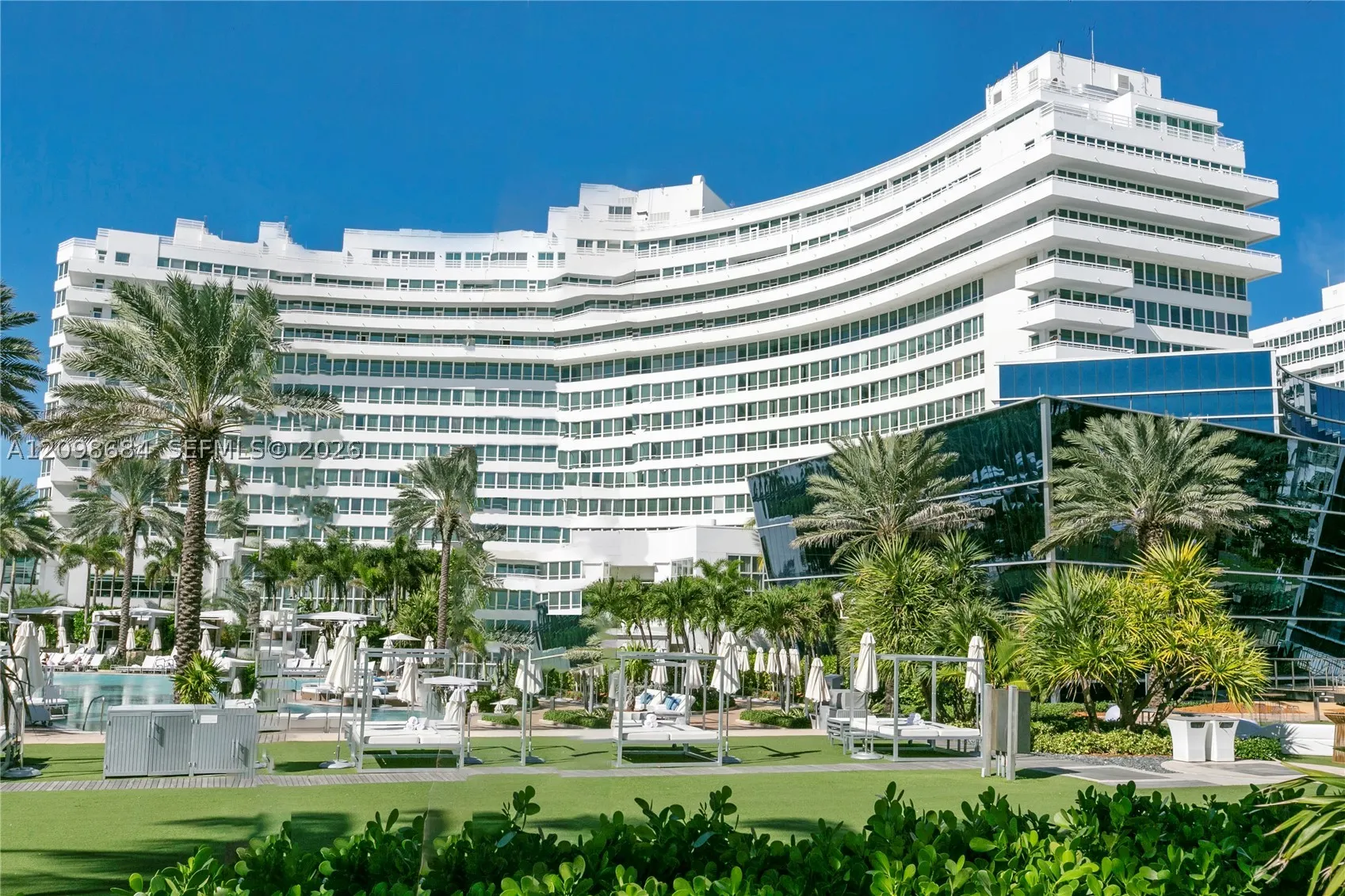 4401 Collins Ave #2612