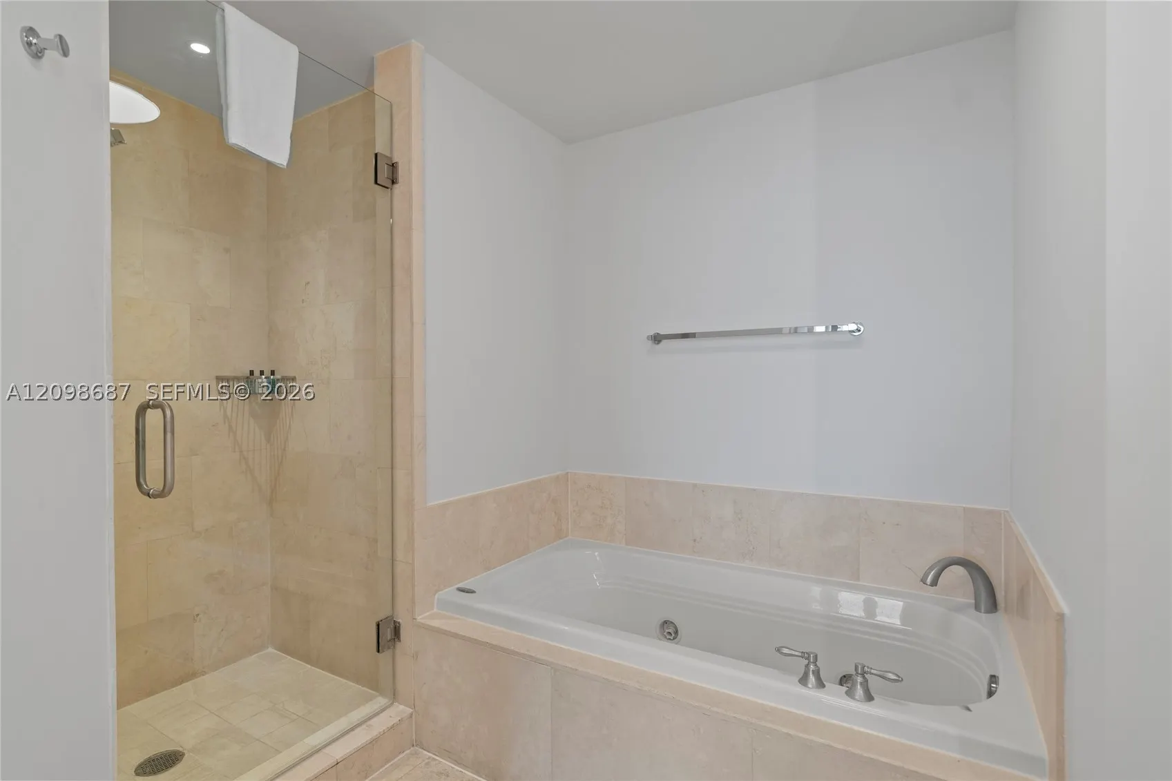 4401 Collins Ave #2610/2612