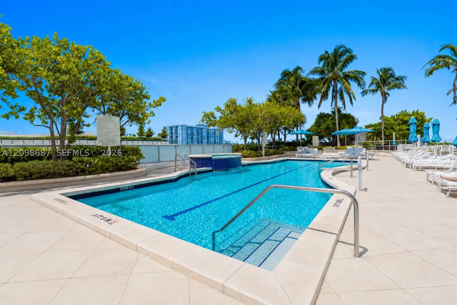 4401 Collins Ave #2610/2612
