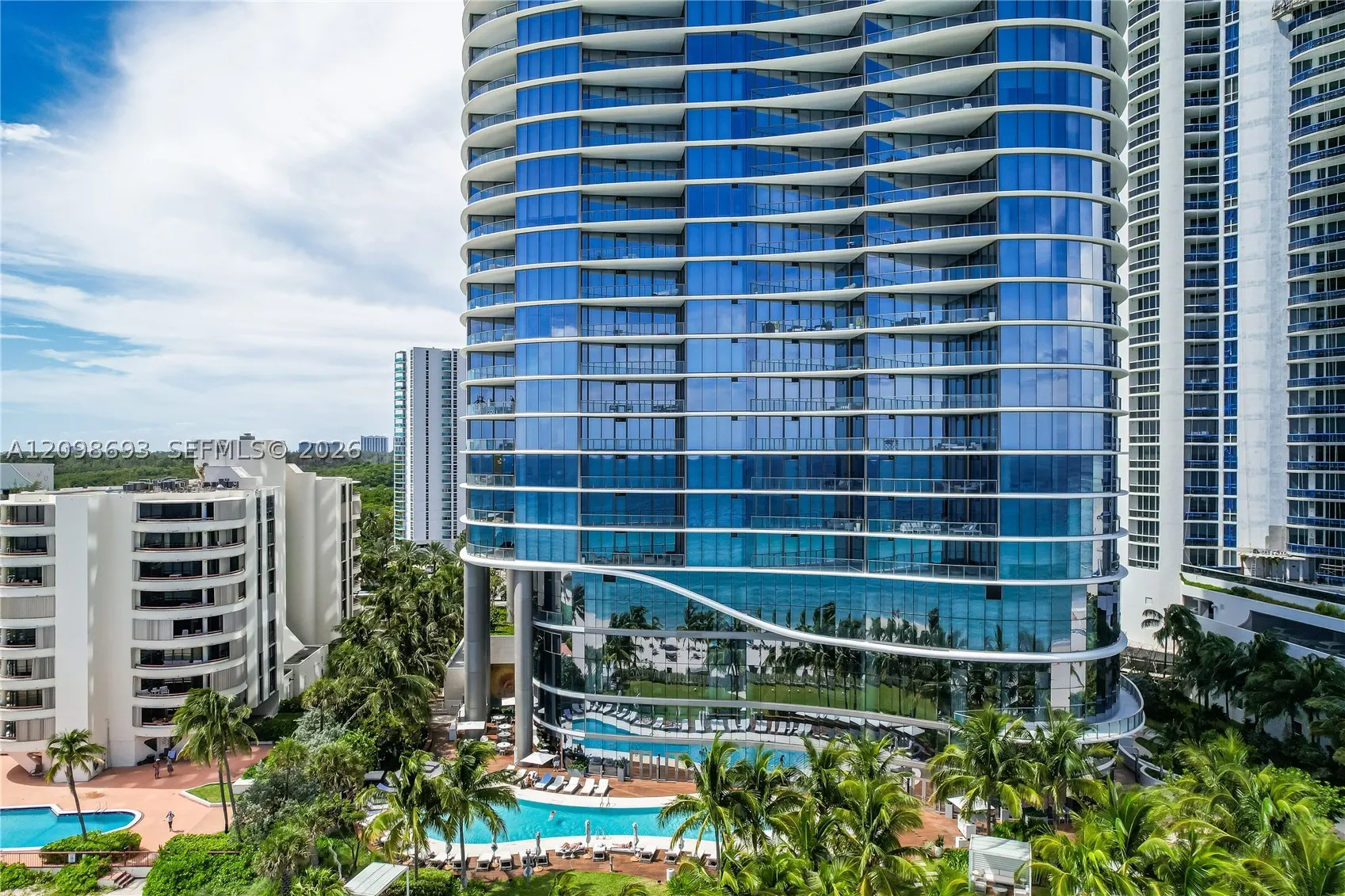 15701 Collins Ave #705