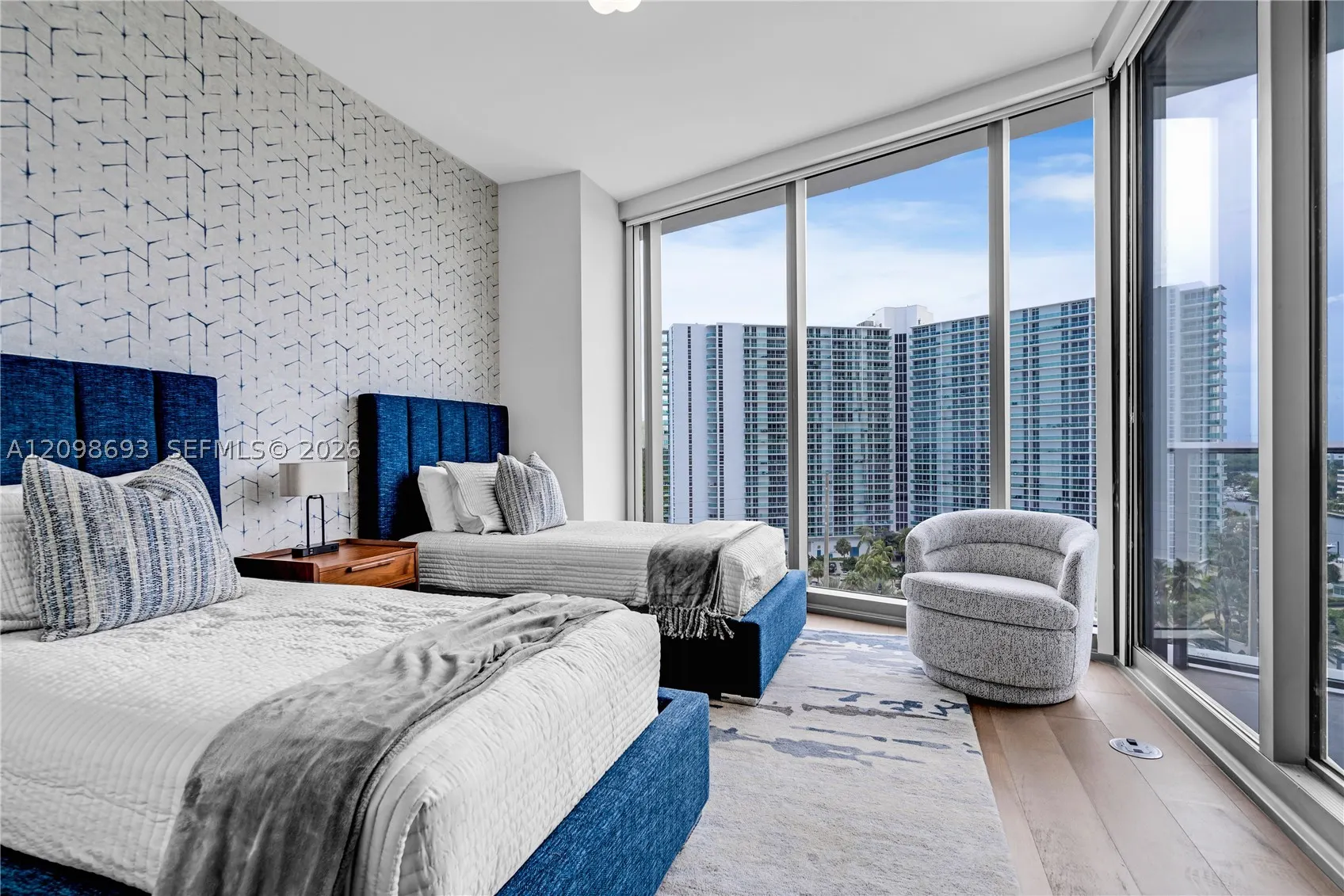 15701 Collins Ave #705