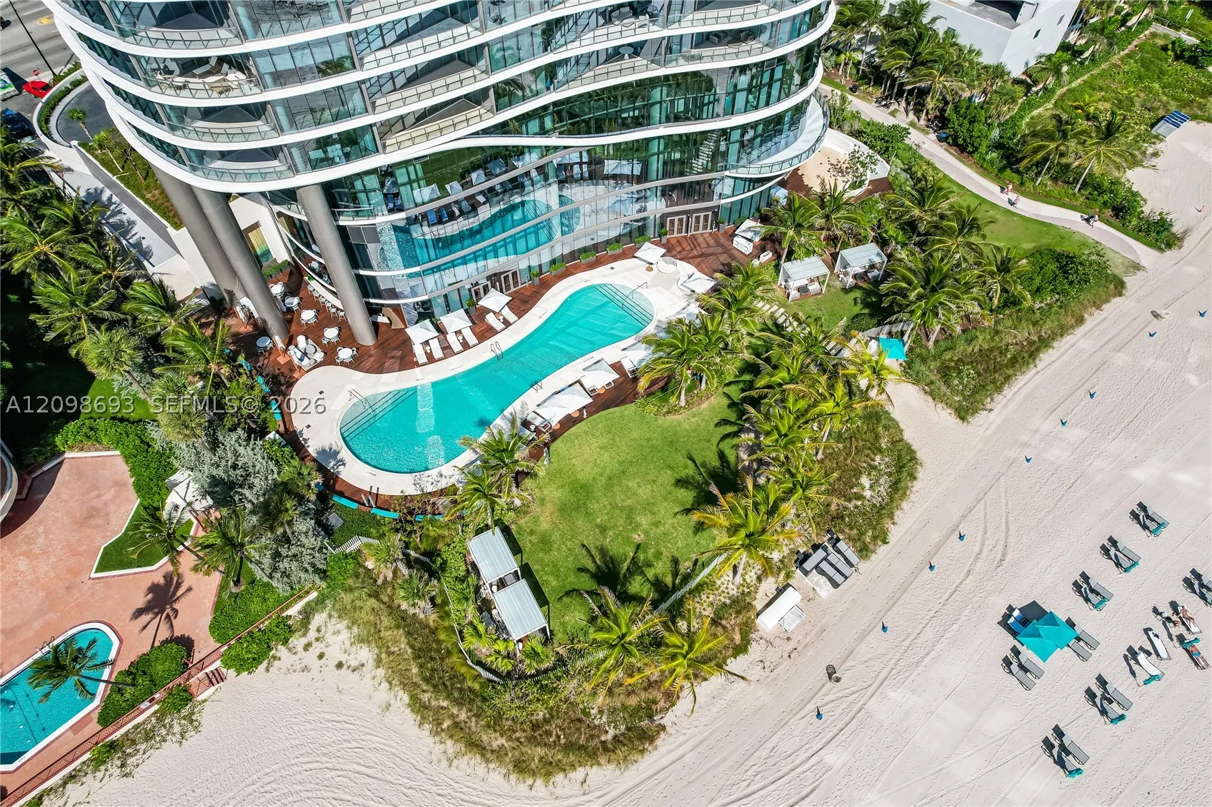 15701 Collins Ave #705