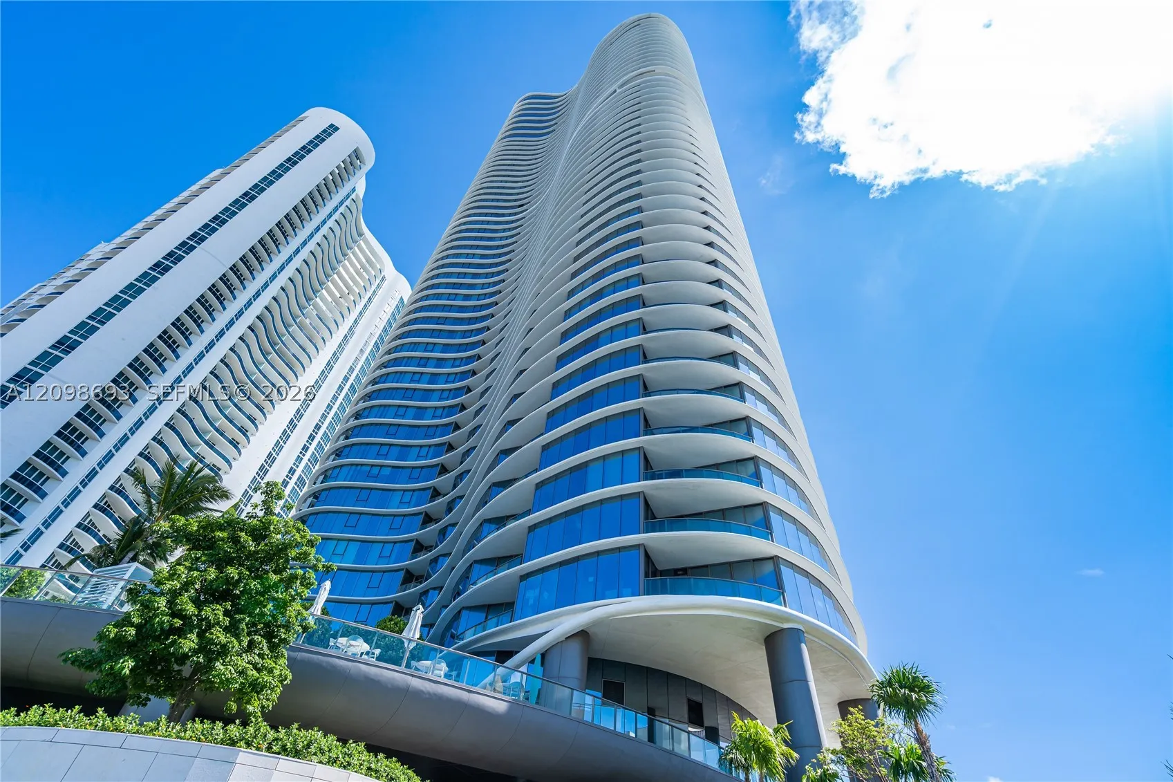 15701 Collins Ave #705