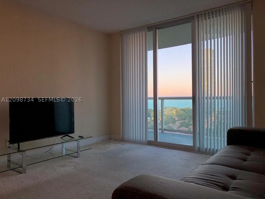 19390 Collins Ave #1624