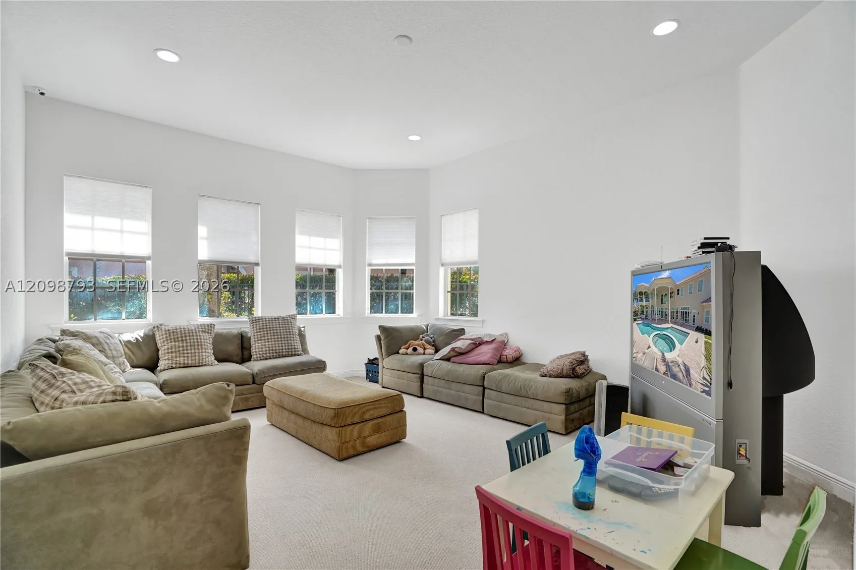 1130 Harbor Ct