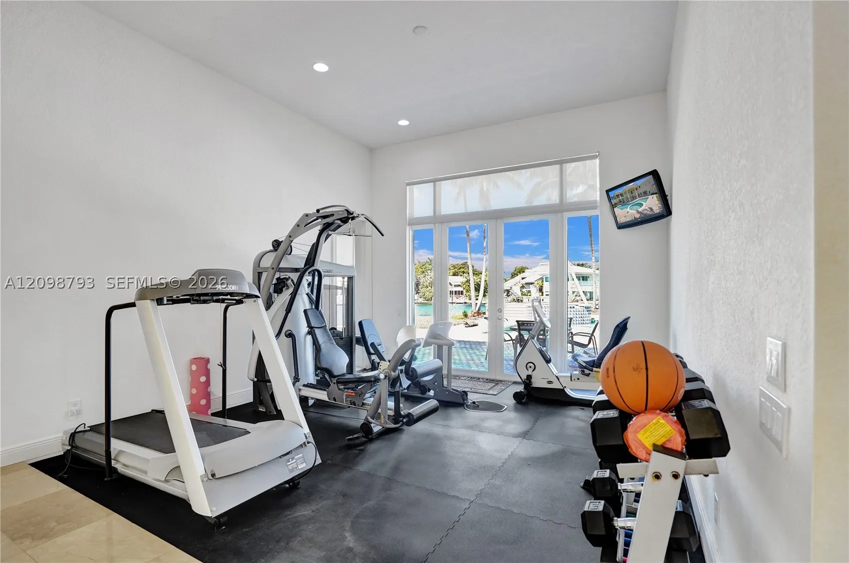 1130 Harbor Ct
