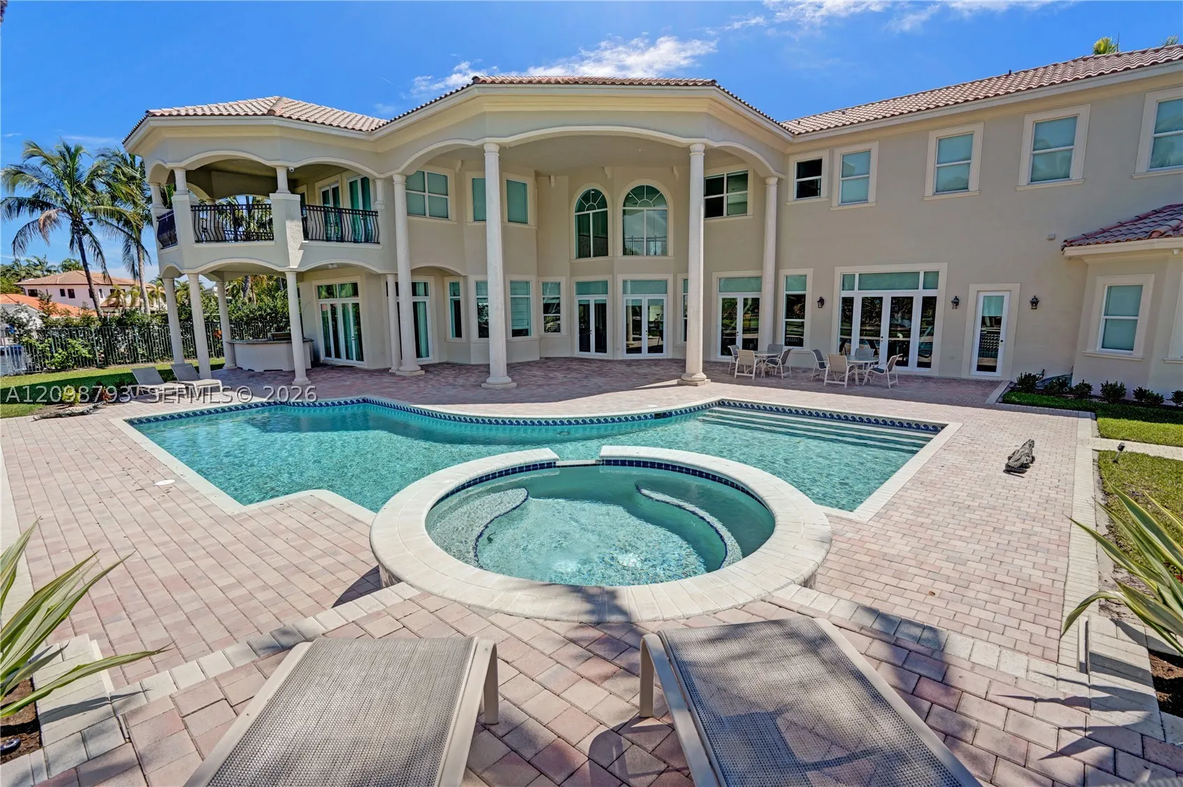 1130 Harbor Ct