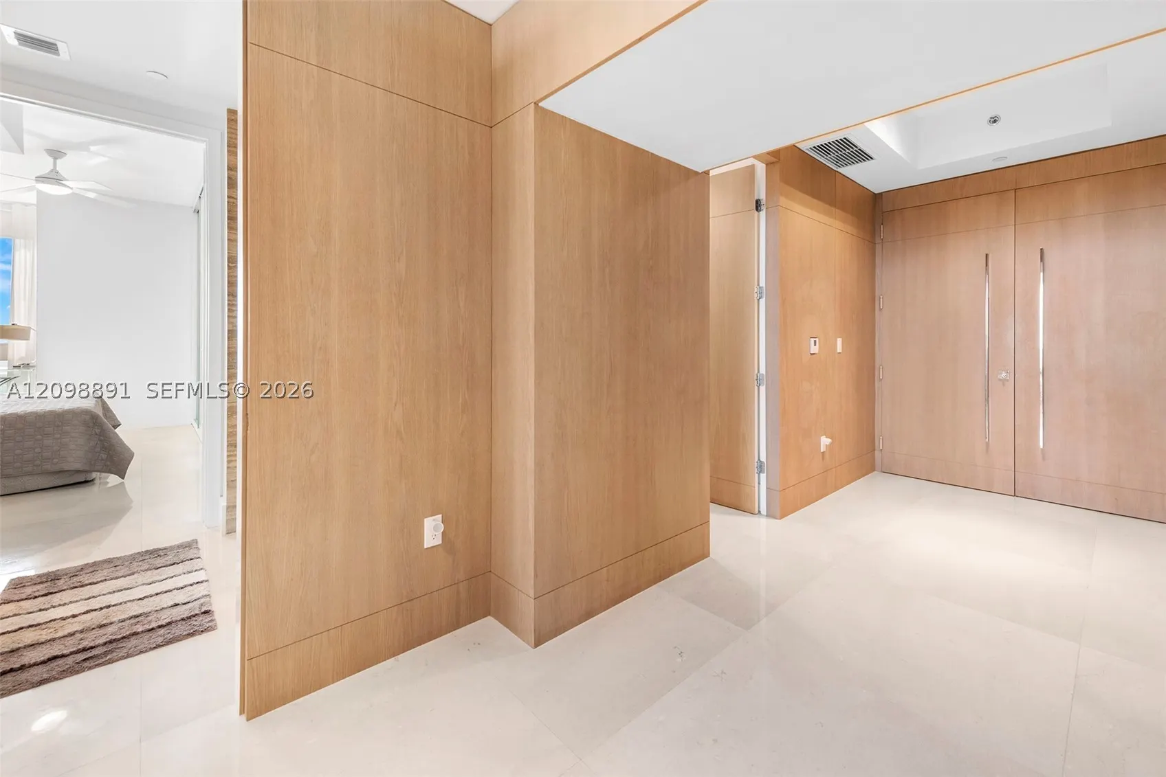 15901 Collins Ave #2801