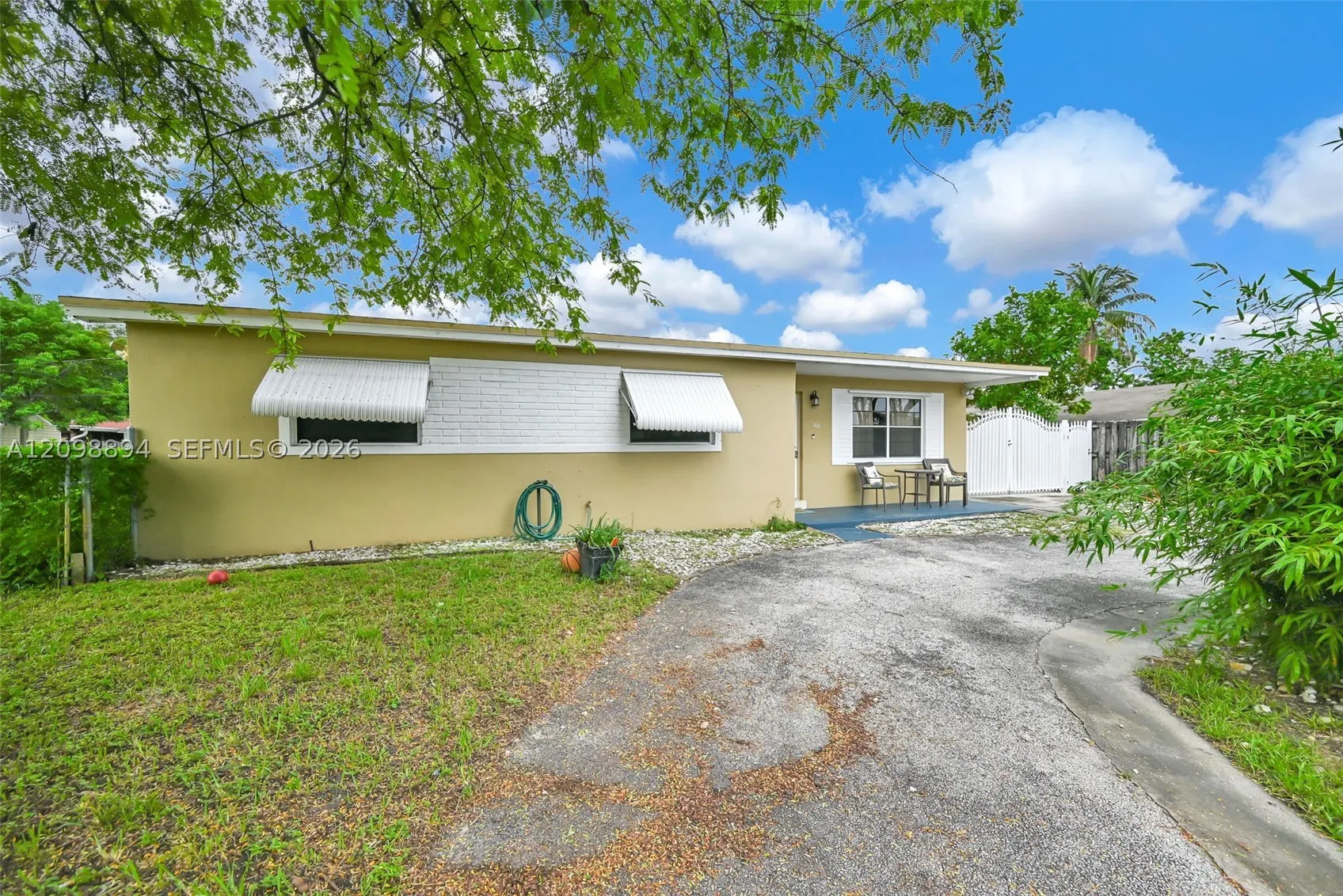 230 N 67th Ave