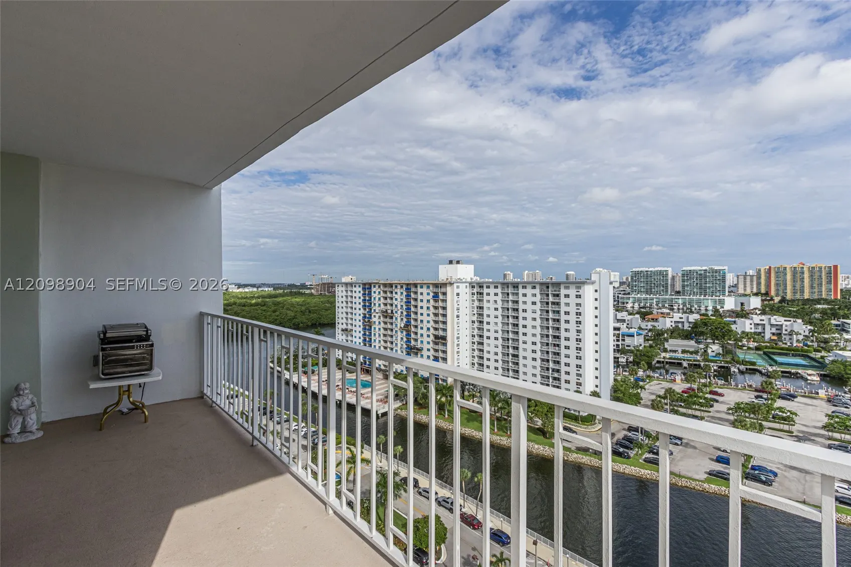 500 Bayview Dr #1631